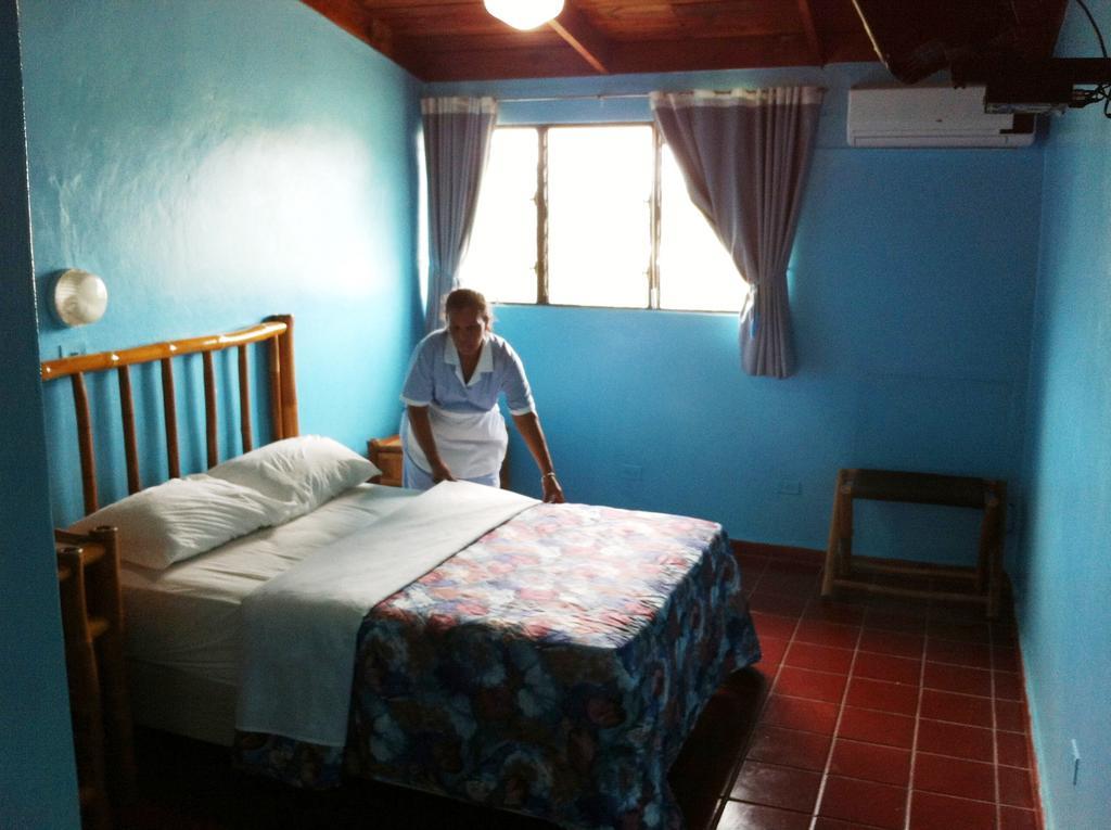 Hotel Caribe Barahona Екстериор снимка