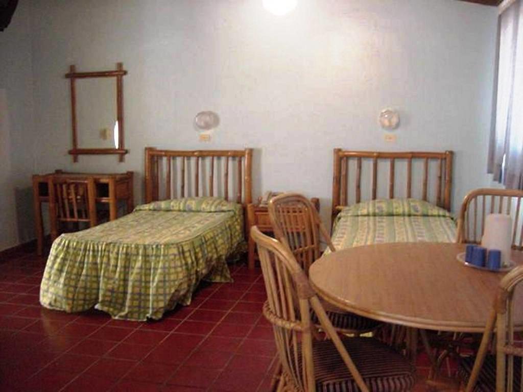 Hotel Caribe Barahona Екстериор снимка