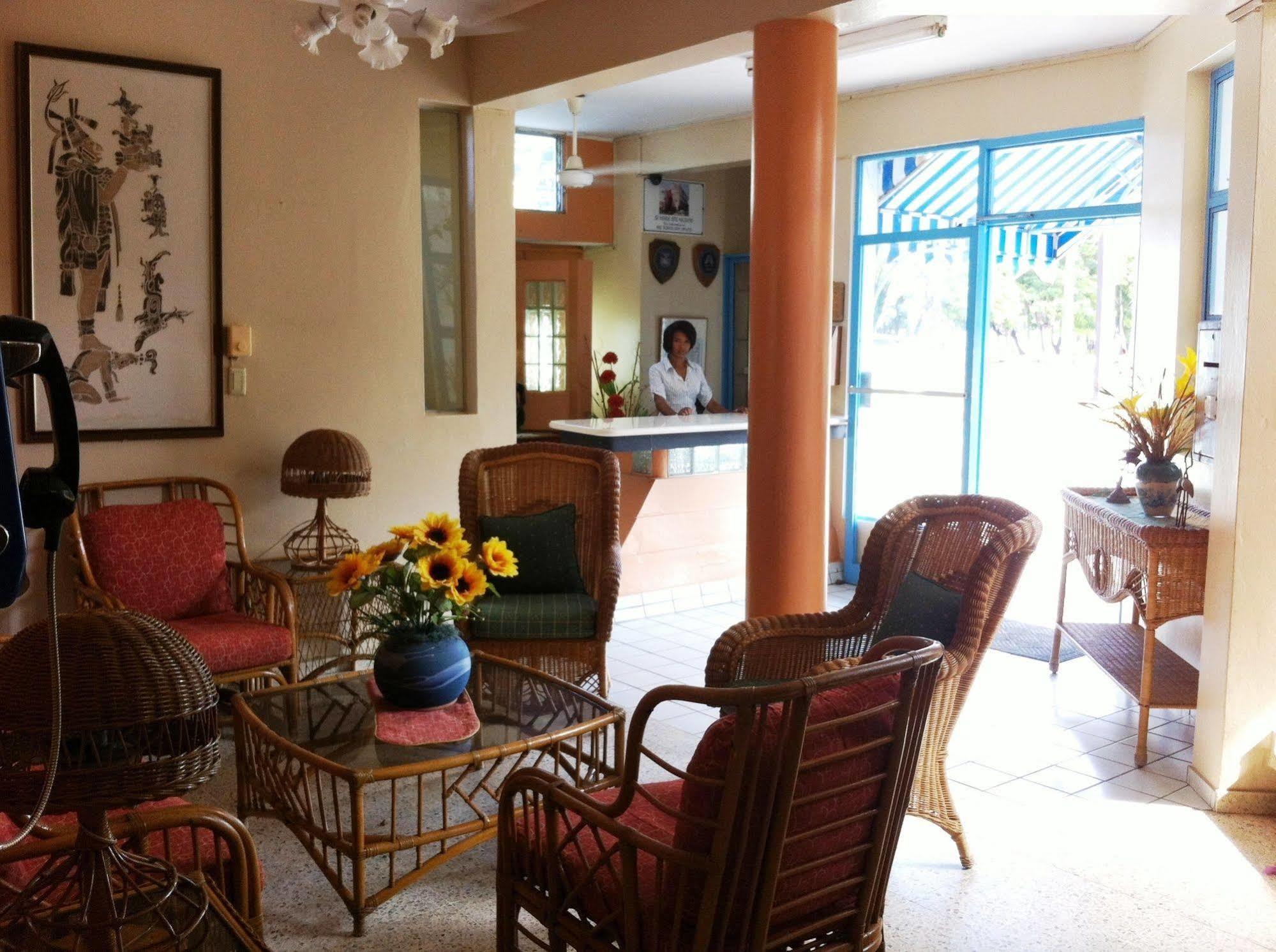 Hotel Caribe Barahona Екстериор снимка
