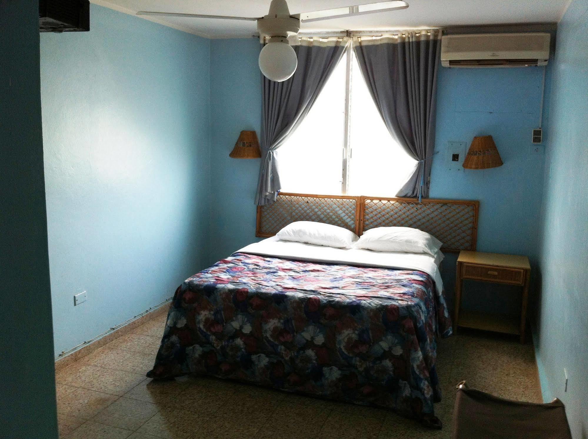 Hotel Caribe Barahona Екстериор снимка