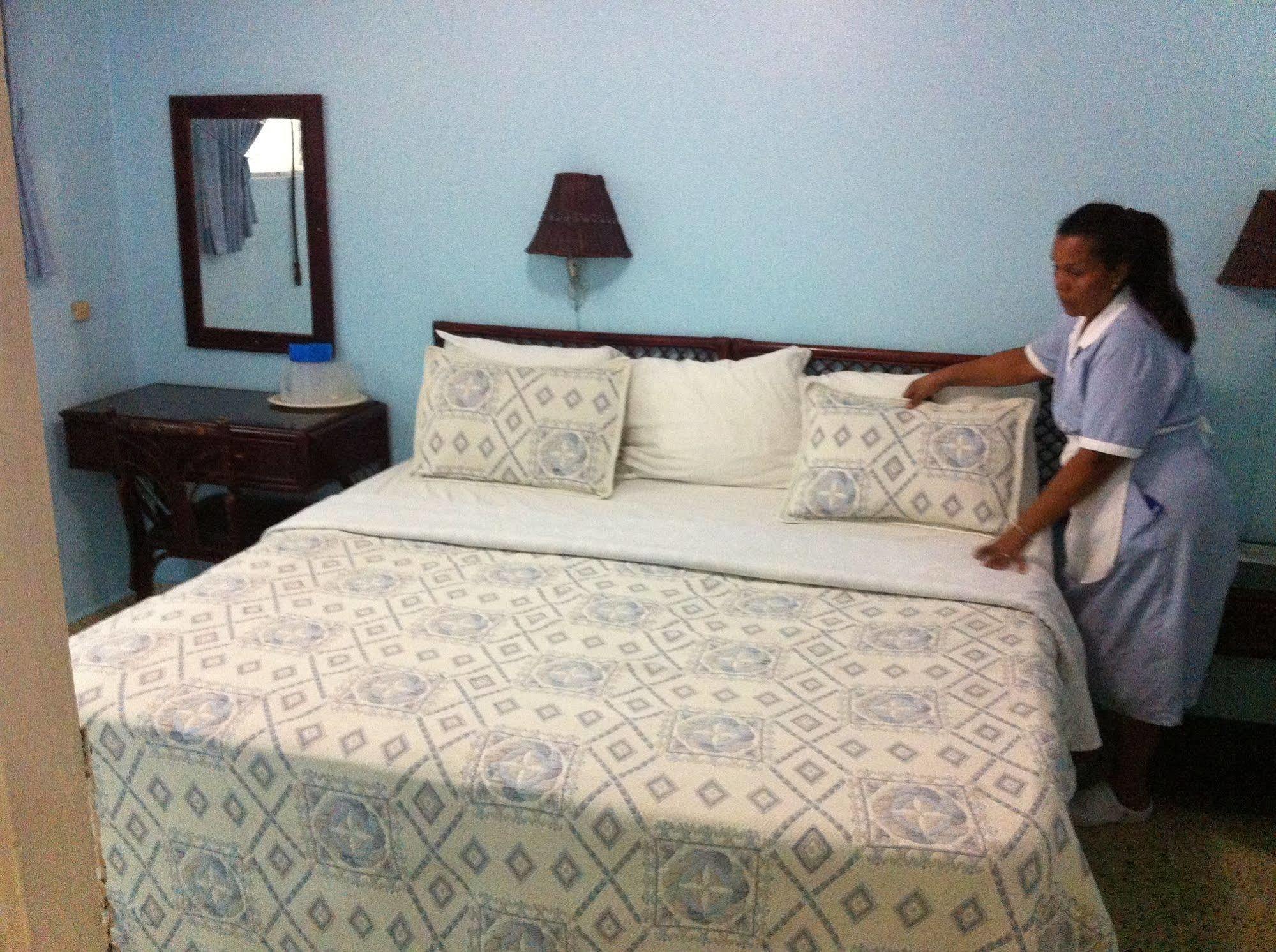 Hotel Caribe Barahona Екстериор снимка
